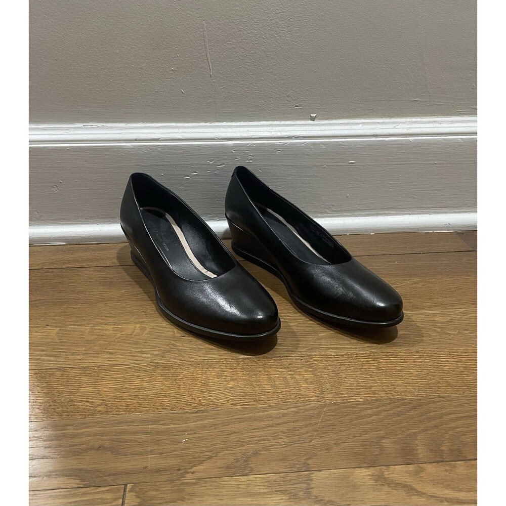 NWOT ECCO Pumps Womens 6-6.5 Danish Design Wedge Leather Slip On Pumps Black